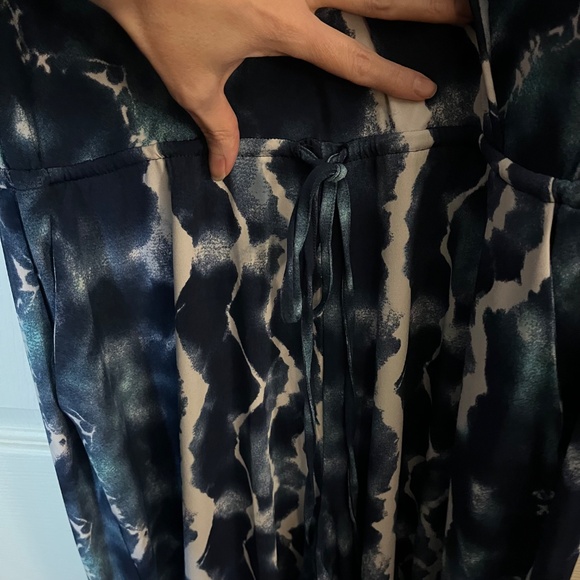 BCBGeneration Blue Tie-Dye Print Jumpsuit Size L - Picture 4 of 6